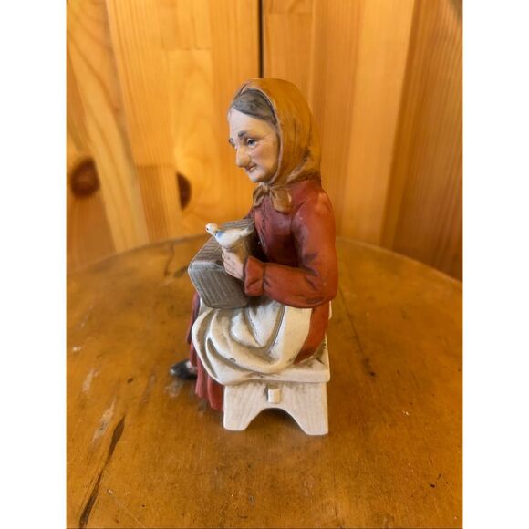 Vtg Grandma Flambro Figurine Lady with Bird Box on Bench Approx 5.5" (5555) - Picture 2 of 6